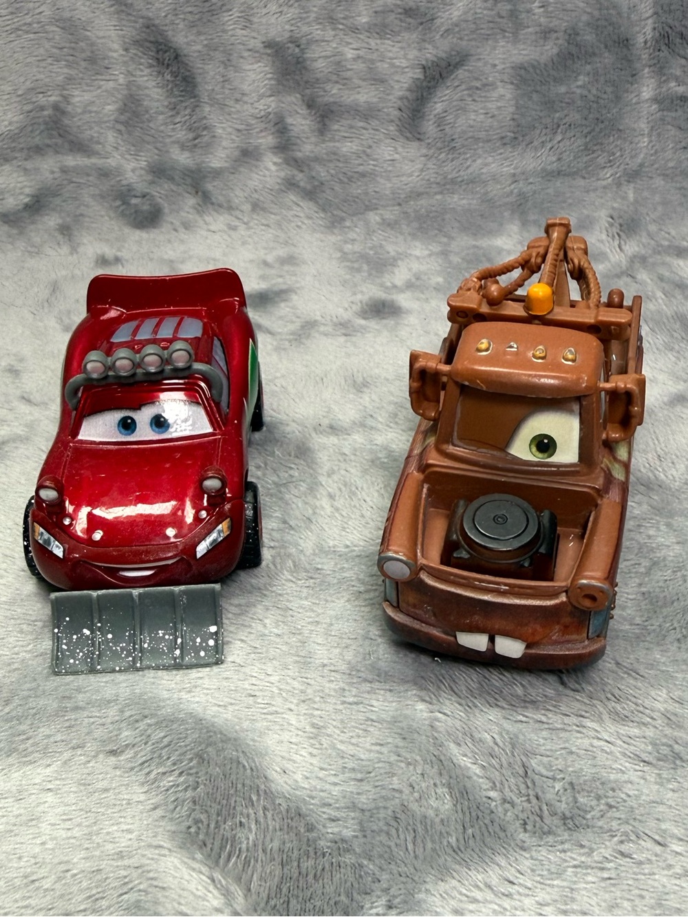 Disney Pixar Cars 2 Race Team Mater Diecast Truck Mattel 1:55